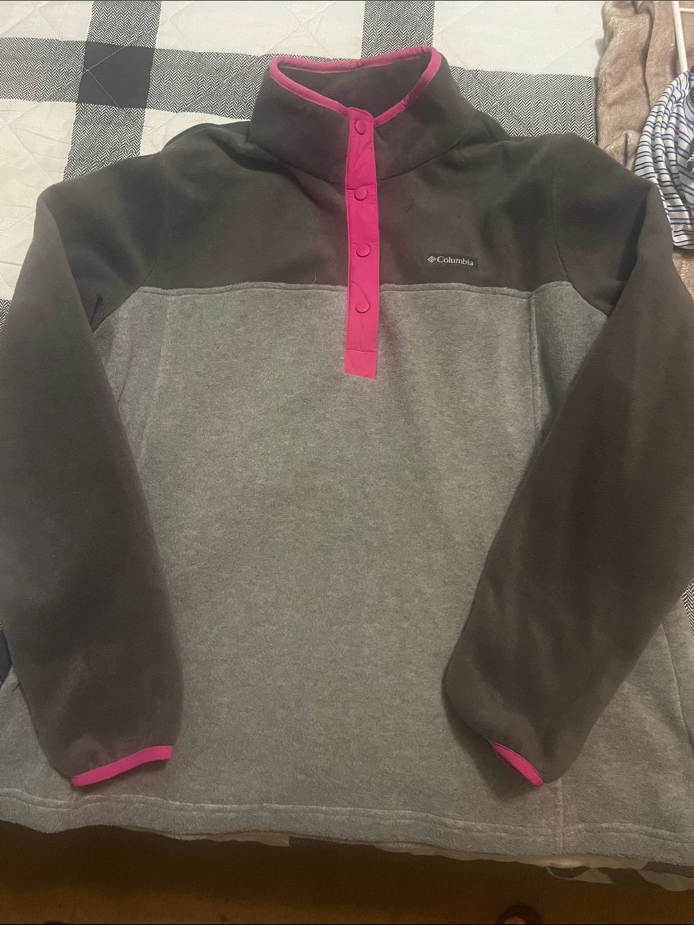 Columbia Two-Tone Gray & Dark Charcoal Fleece Pullover with Pink Trim